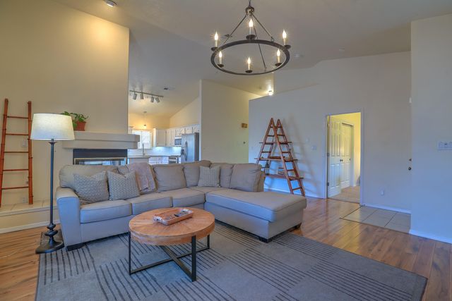 7215 Tricia Road NE, Albuquerque, NM 87113