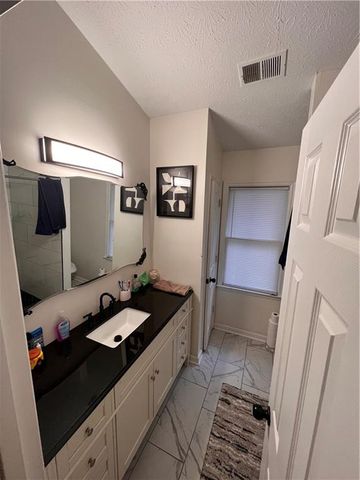 592 Allana Ct, Stone Mountain, GA 30087