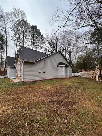 592 Allana Ct, Stone Mountain, GA 30087