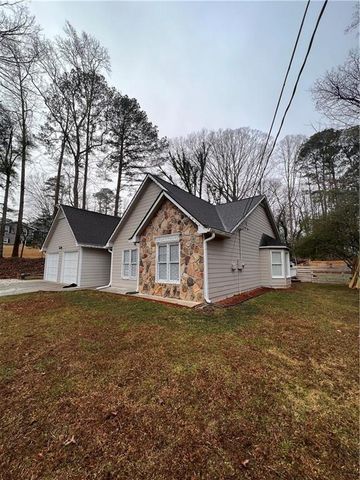 592 Allana Ct, Stone Mountain, GA 30087