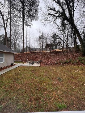 592 Allana Ct, Stone Mountain, GA 30087