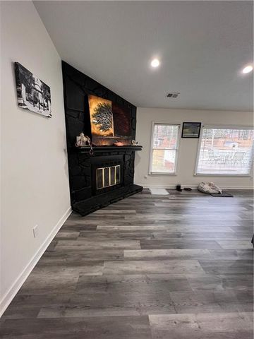 592 Allana Ct, Stone Mountain, GA 30087