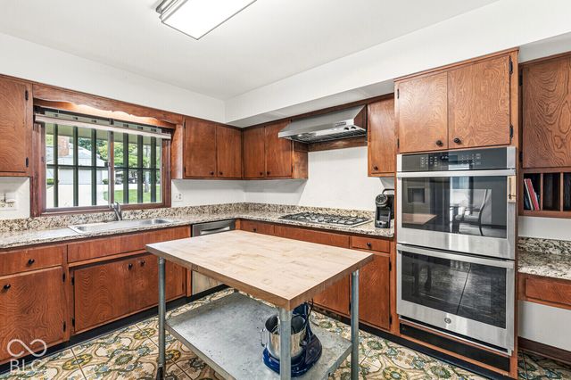 7622 Silverpine Court, Indianapolis, IN 46250