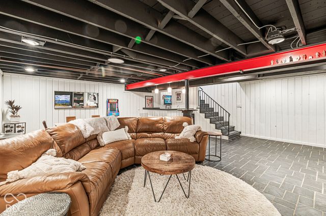 7622 Silverpine Court, Indianapolis, IN 46250