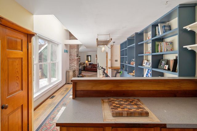 84 Old Mansfield Road, Fayston, VT 05673