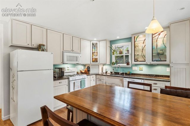227 Pilot Knob Avenue, Manitou Springs, CO 80829