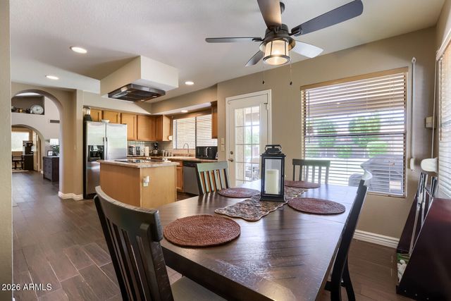 720 E GRANDVIEW Road, Phoenix, AZ 85022