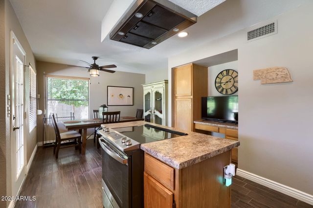 720 E GRANDVIEW Road, Phoenix, AZ 85022