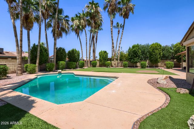 720 E GRANDVIEW Road, Phoenix, AZ 85022
