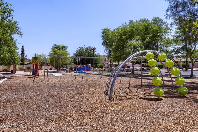720 E GRANDVIEW Road, Phoenix, AZ 85022