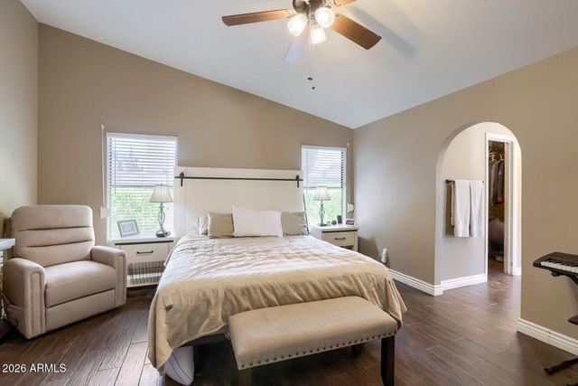 720 E GRANDVIEW Road, Phoenix, AZ 85022