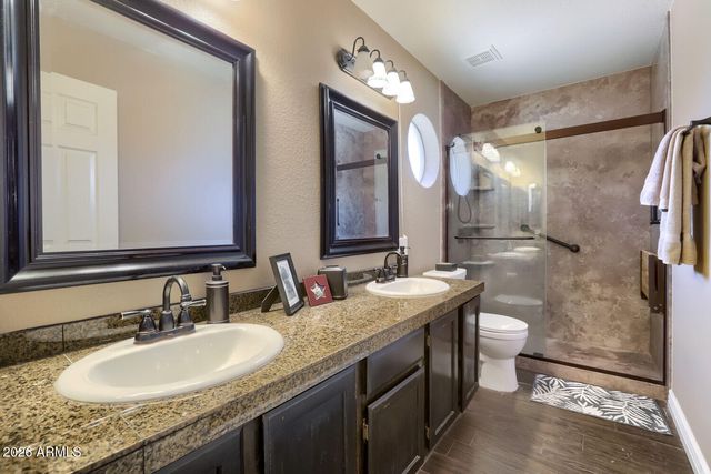 720 E GRANDVIEW Road, Phoenix, AZ 85022
