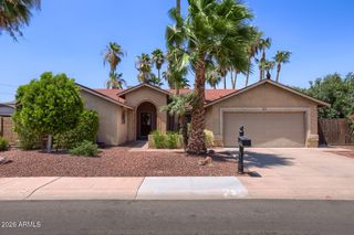 720 E GRANDVIEW Road, Phoenix, AZ 85022