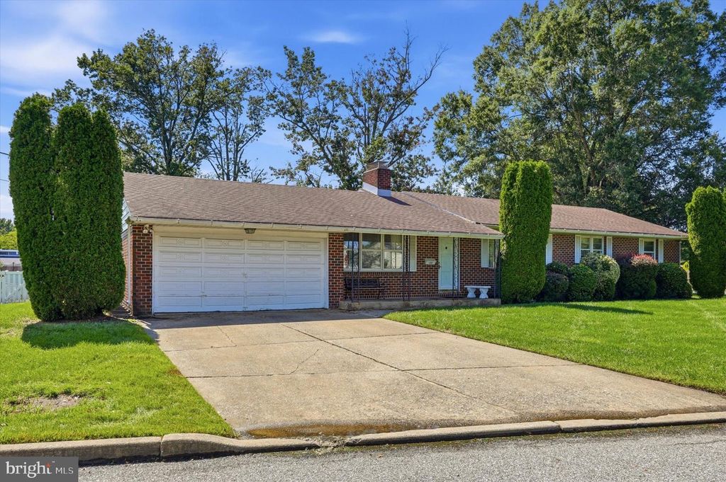 409 WALL ST, GIBBSTOWN, NJ 08027 — exterior