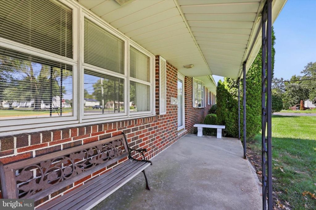 409 WALL ST, GIBBSTOWN, NJ 08027 — photo 3