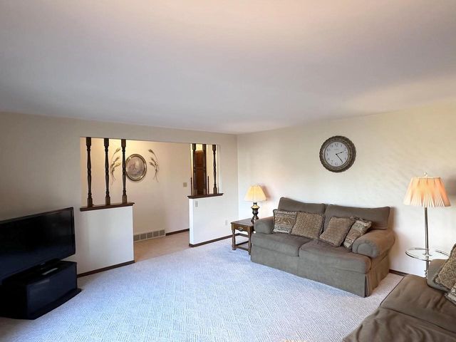 2651 KENHILL DRIVE, Green Bay, WI 54313