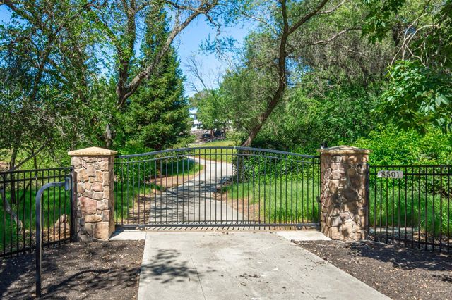 8501 King Rd, Loomis, CA 95650