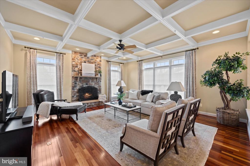 Image 10 of property listing at 12610 HILL CREEK LN, Potomac, MD 20854