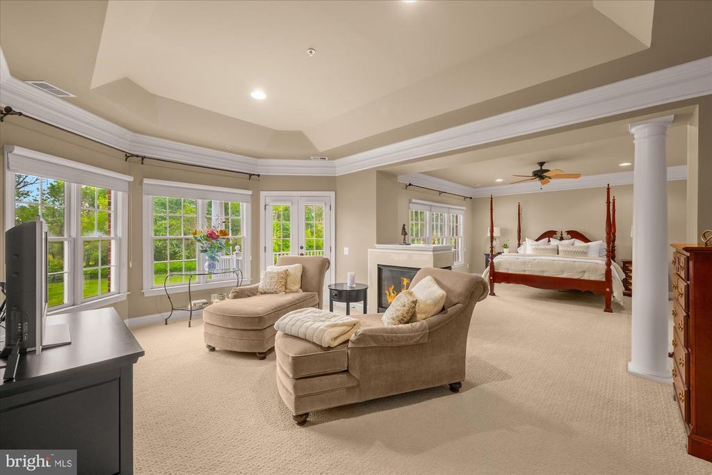 Image 20 of property listing at 12610 HILL CREEK LN, Potomac, MD 20854