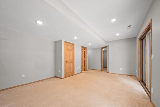 8139 Jewel Avenue S, Cottage Grove, MN 55016