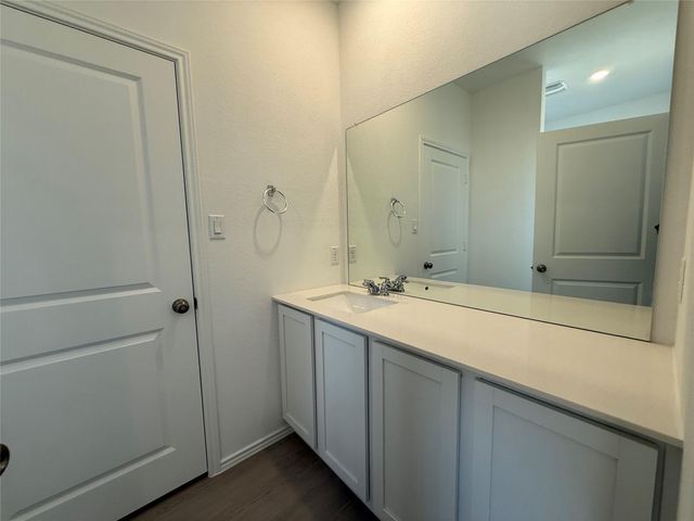 202 Cibolo Creek LOOP, Bastrop, TX 78602