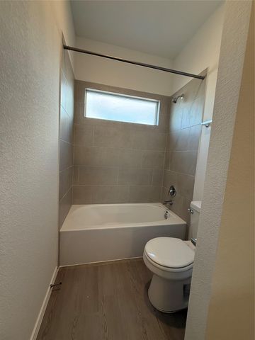 202 Cibolo Creek LOOP, Bastrop, TX 78602
