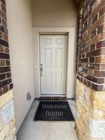 202 Cibolo Creek LOOP, Bastrop, TX 78602