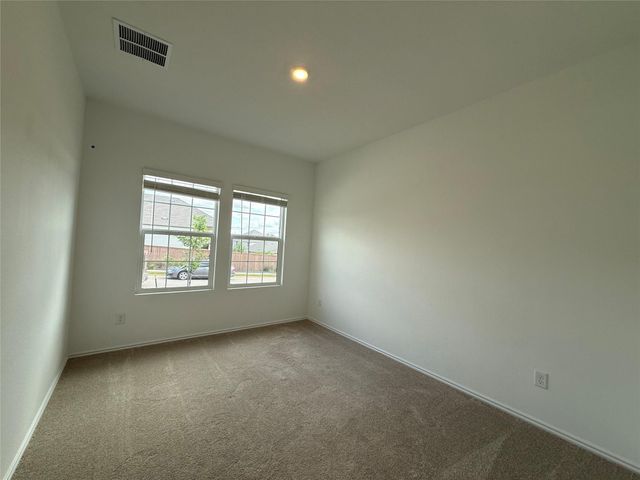 202 Cibolo Creek LOOP, Bastrop, TX 78602