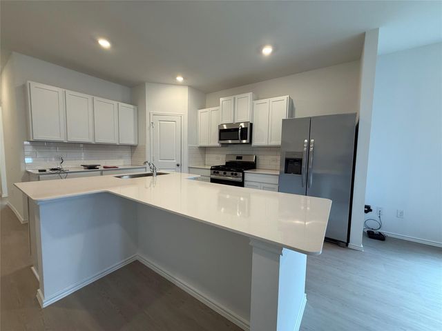 202 Cibolo Creek LOOP, Bastrop, TX 78602