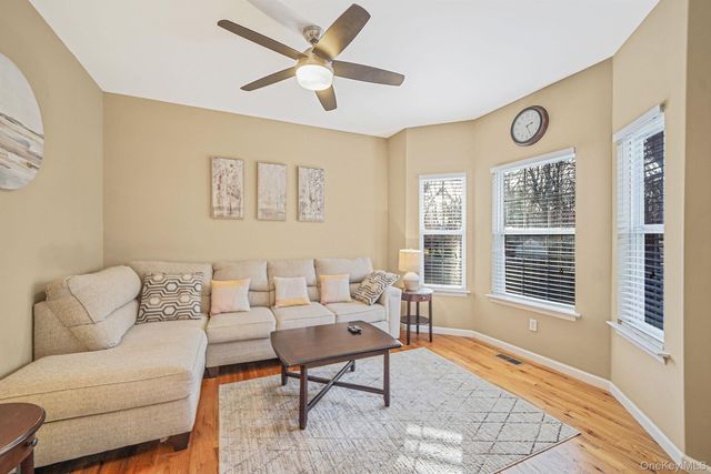 194 Oxhead Road, Centereach, NY 11720