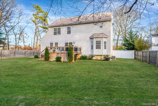 194 Oxhead Road, Centereach, NY 11720