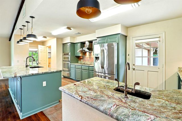 124 Tee Off, Horseshoe Bay, TX 78654