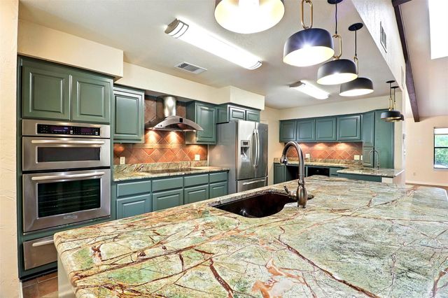 124 Tee Off, Horseshoe Bay, TX 78654