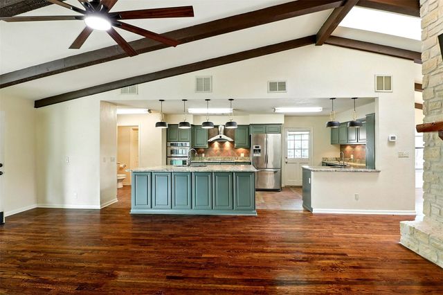 124 Tee Off, Horseshoe Bay, TX 78654