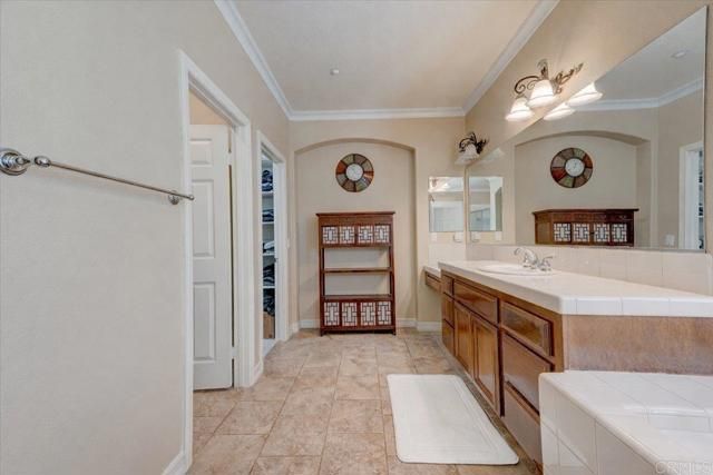 25659 Rue De Lac, Escondido, CA 92026