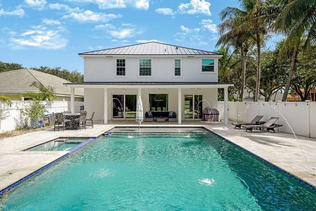 980 Delray Lakes Drive, Delray Beach, FL 33444
