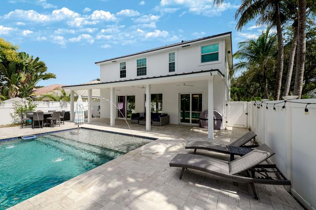 980 Delray Lakes Drive, Delray Beach, FL 33444