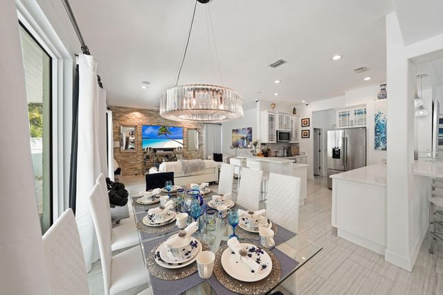 980 Delray Lakes Drive, Delray Beach, FL 33444