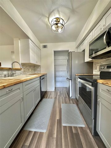 2371 NW 33rd St 710, Oakland Park, FL 33309