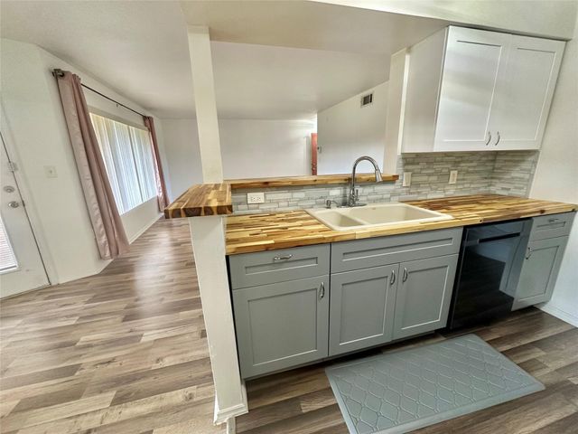 2371 NW 33rd St 710, Oakland Park, FL 33309