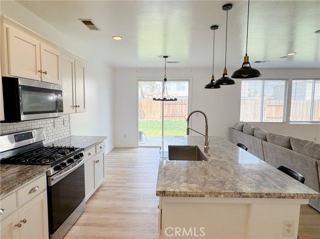 11604 Revolution Road, Bakersfield, CA 93312