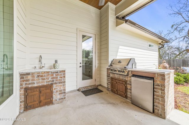 504 Cedar Lake Drive, Youngsville, LA 70592