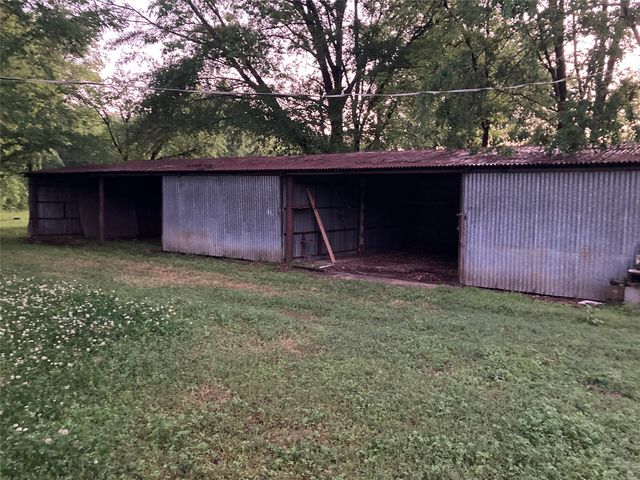 431 County Road 2715, Mt Pleasant, TX 75455