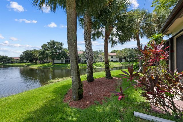 4586 Carambola Circle S 27217, Coconut Creek, FL 33066