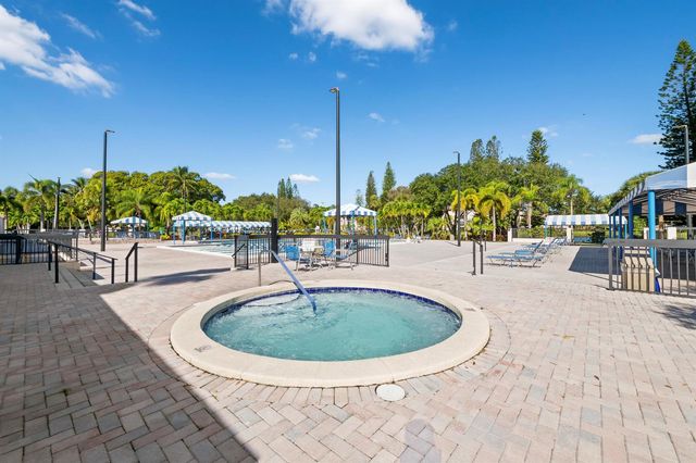 4586 Carambola Circle S 27217, Coconut Creek, FL 33066