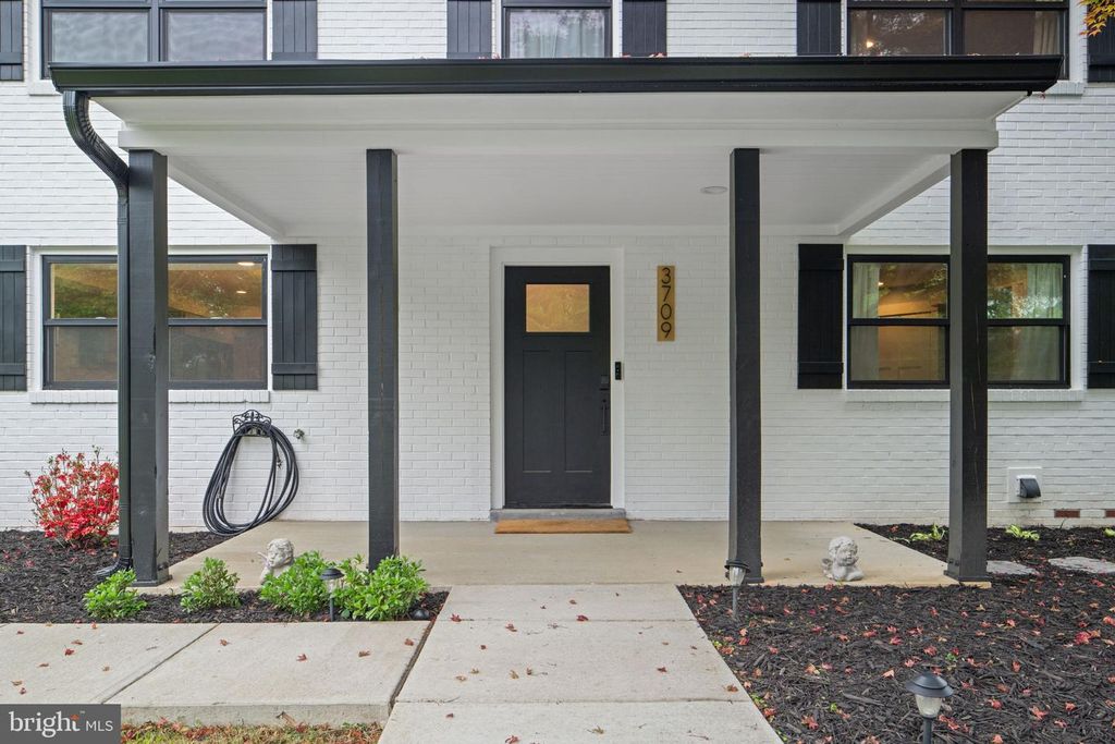 Image 2 of property listing at 3709 KING WILLIAM DR, Olney, MD 20832