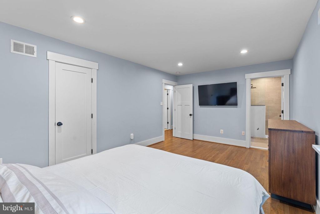 Image 25 of property listing at 3709 KING WILLIAM DR, Olney, MD 20832