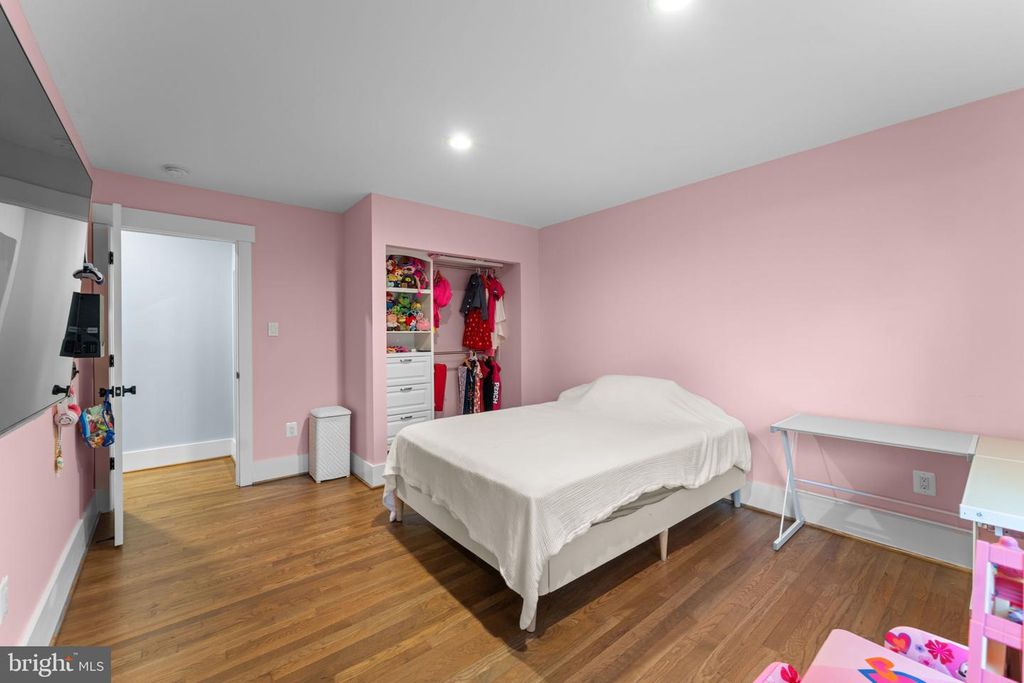 Image 32 of property listing at 3709 KING WILLIAM DR, Olney, MD 20832