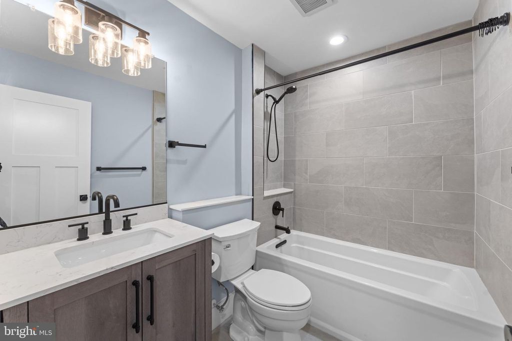 Image 45 of property listing at 3709 KING WILLIAM DR, Olney, MD 20832