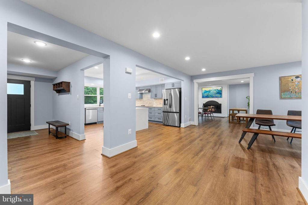 Image 6 of property listing at 3709 KING WILLIAM DR, Olney, MD 20832